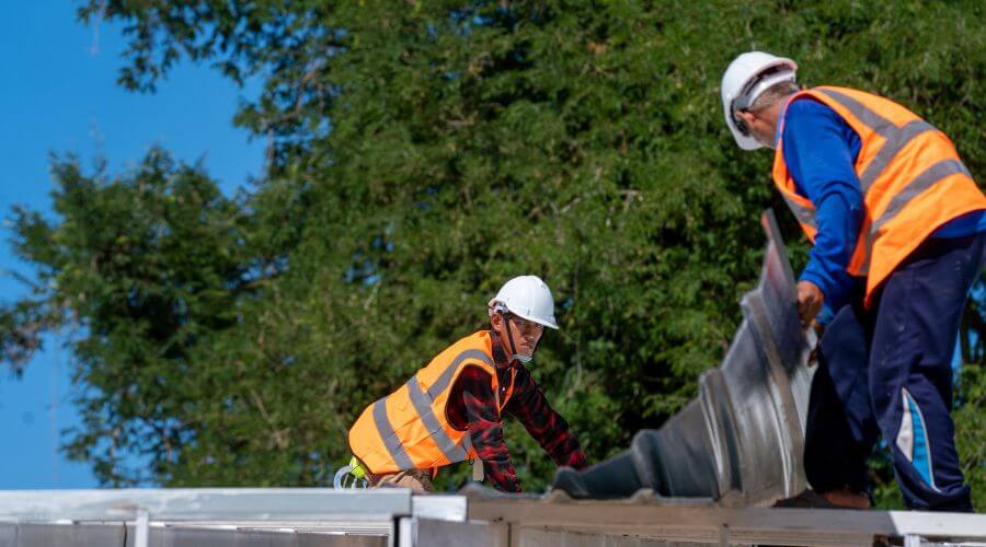 Professional gutter cleaning in Old Greenwich, CT